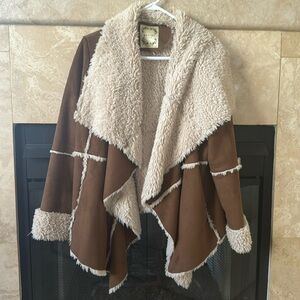 Beulah Sherpa Coat, Sz L